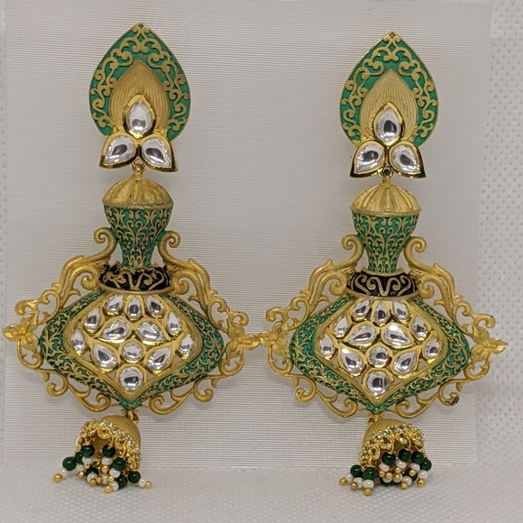 Earrings - Picture 1 of 1